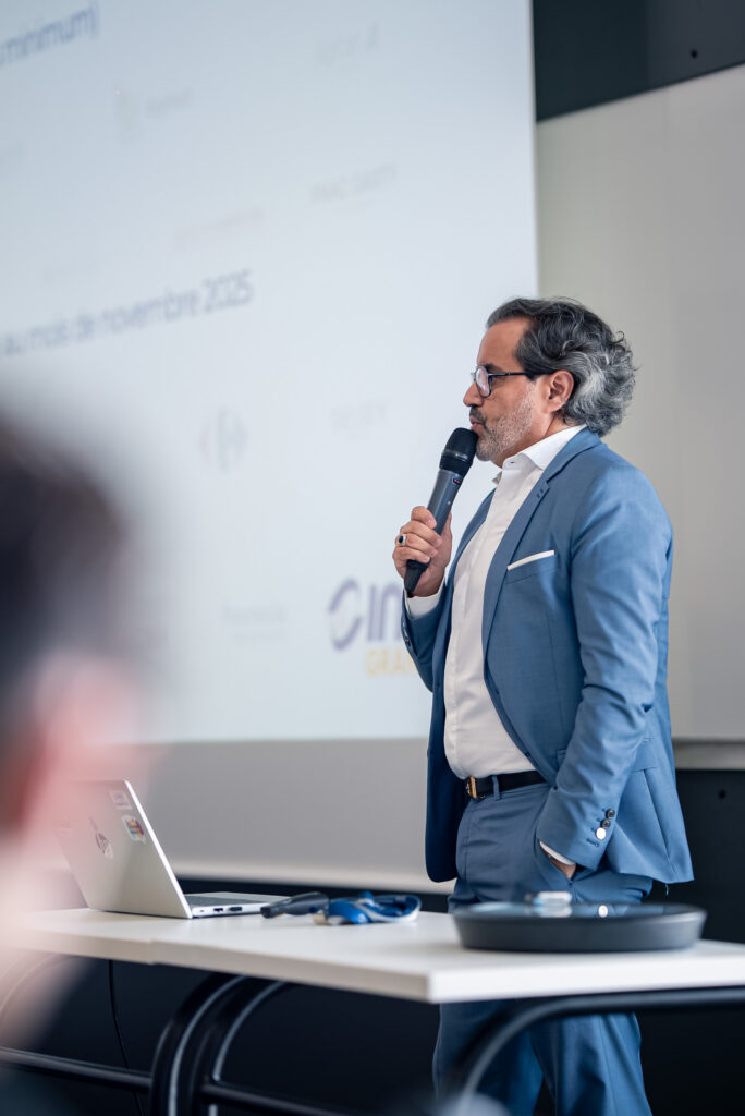 Discours du directeur lors d'une rentrée étudiantes